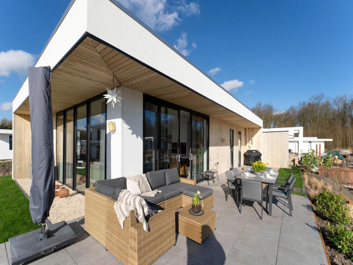 Family Villa With Garden And Jetty Zeewolde Eksteriør billede